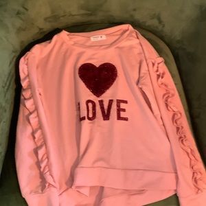 Love shirt with textured letters and heart